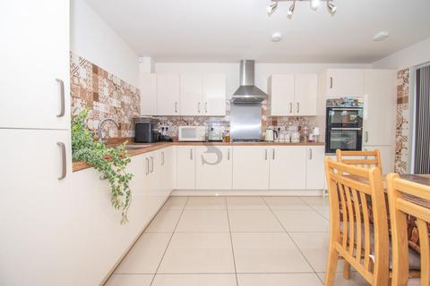 4 bedroom detached house for sale, Hackness Road, Hamilton