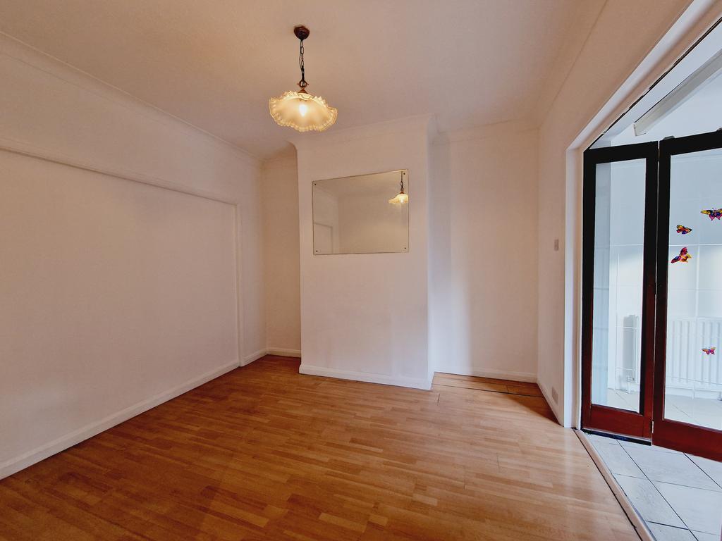 House in London - View 2