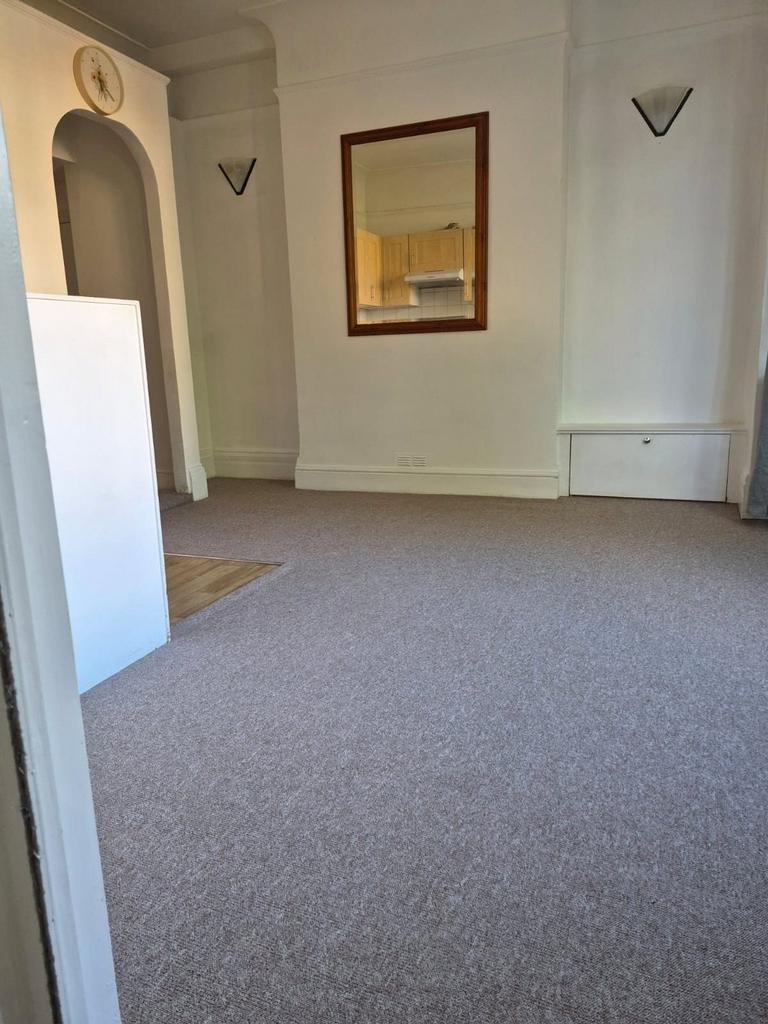Apartment in London - View 3