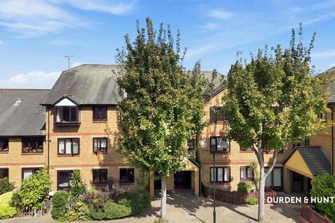 2 bedroom flat for sale, Riverside Close, London E5