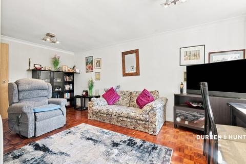 2 bedroom flat for sale, Riverside Close, London E5