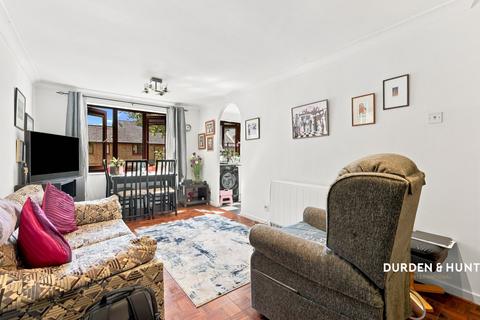 2 bedroom flat for sale, Riverside Close, London E5