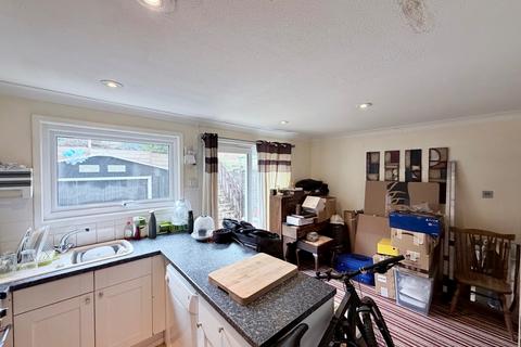 3 bedroom semi-detached house to rent, Ipswich IP1