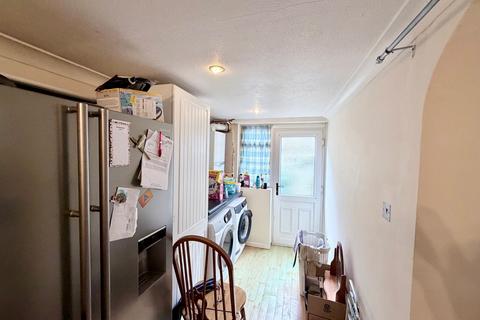 3 bedroom semi-detached house to rent, Ipswich IP1