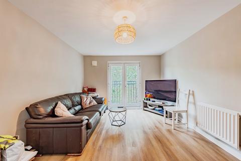 2 bedroom flat for sale, Woodfield Road, Crawley