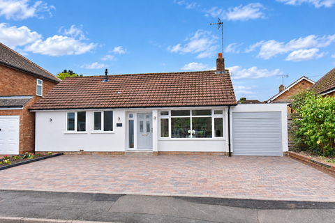 2 bedroom detached bungalow for sale, Roundhills Road, Halesowen B62