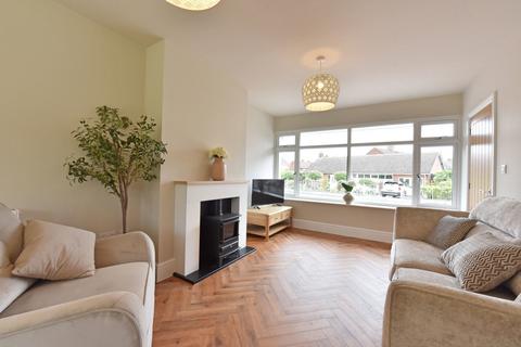 2 bedroom detached bungalow for sale, Roundhills Road, Halesowen B62