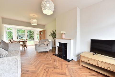 2 bedroom detached bungalow for sale, Roundhills Road, Halesowen B62