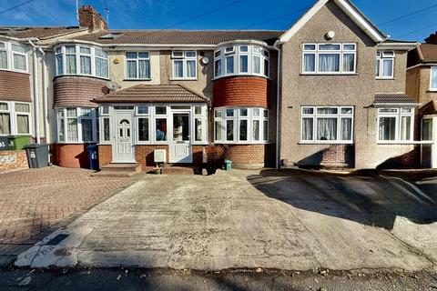 3 bedroom terraced house for sale, Burns Avenue, Southall