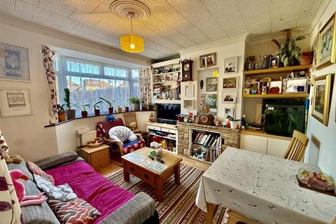3 bedroom terraced house for sale, Burns Avenue, Southall