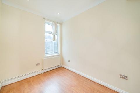 4 bedroom house to rent, Colliers Water Lane, Thornton Heath