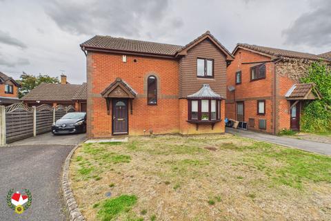 3 bedroom detached house for sale, Kennett Gardens, Abbeymead, Gloucester, GL4