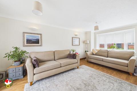 3 bedroom detached house for sale, Kennett Gardens, Abbeymead, Gloucester, GL4
