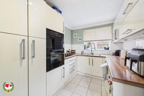 3 bedroom detached house for sale, Kennett Gardens, Abbeymead, Gloucester, GL4