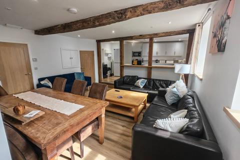 4 bedroom semi-detached house to rent, Kingshead Lane, Builth Wells, LD2