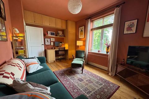 3 bedroom flat for sale, Lausanne Road, Nunhead, SE15