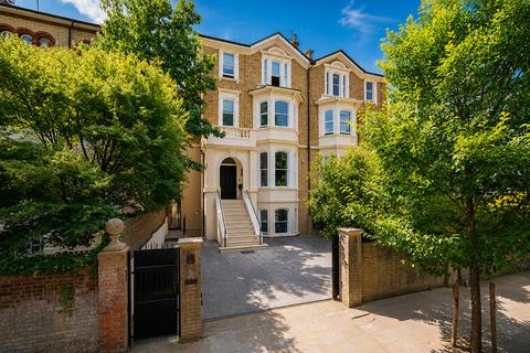 Rosslyn Hill, London, NW3