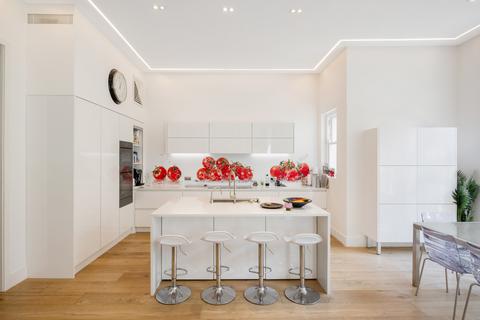 8 bedroom semi-detached house for sale, Rosslyn Hill, London, NW3