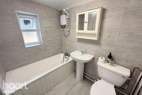 2 bedroom terraced house to rent, Russell Street, LUTON