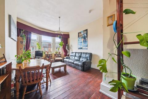 2 bedroom flat for sale, 385 Victoria Road, Flat 3/1, Govanhill, Glasgow, G42