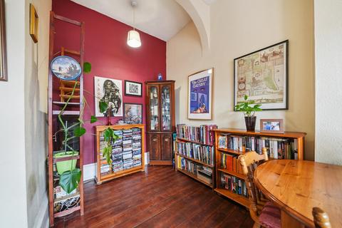 2 bedroom flat for sale, 385 Victoria Road, Flat 3/1, Govanhill, Glasgow, G42