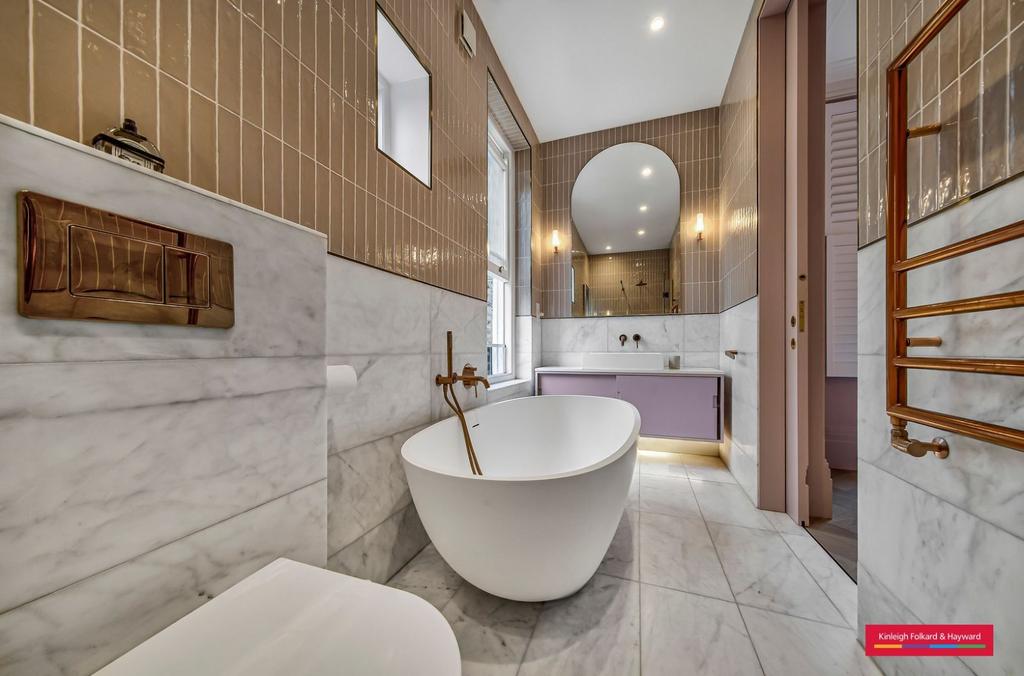 Apartment in London - View 3