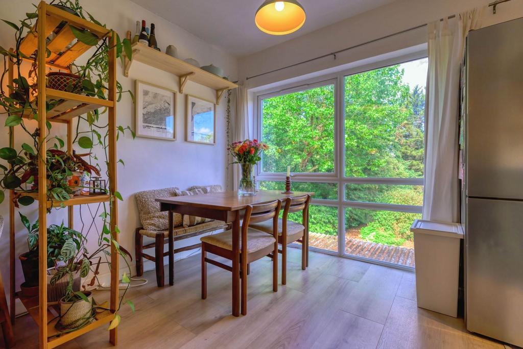 Apartment in Reading - View 2
