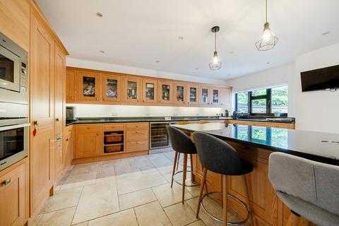 undefined, Kenver Avenue, Finchley, N12