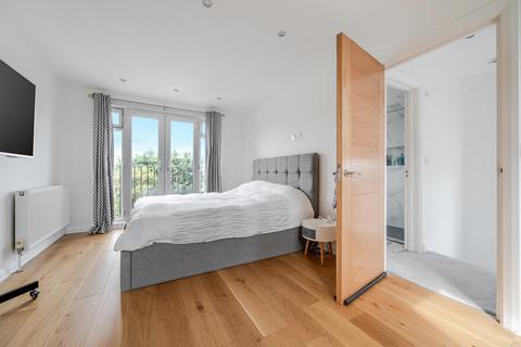 undefined, Kenver Avenue, Finchley, N12