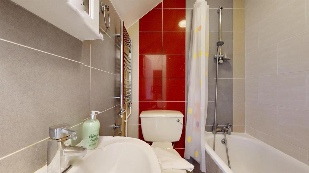 Apartment in London, Paddington - More