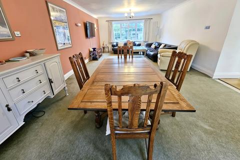 4 bedroom detached house for sale, Tudor Close, Hindhead GU26