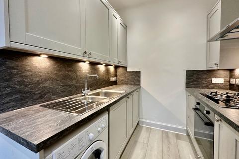 2 bedroom flat to rent, Richmond Terrace, Haymarket, Edinburgh, EH11