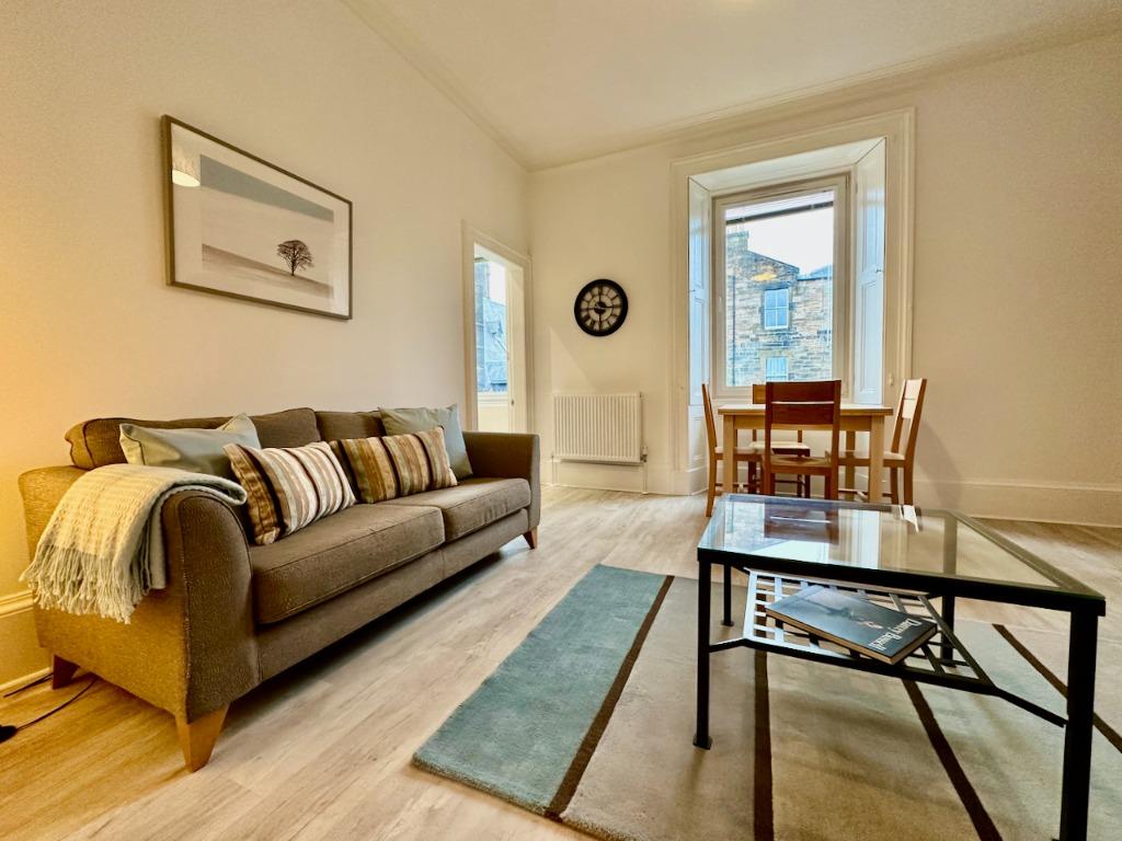 Apartment in Edinburgh - View 4