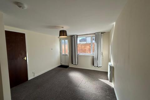 1 bedroom apartment to rent, King Street, Honiton