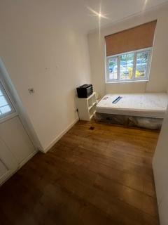 Studio to rent, Hurstwood Rd, London, NW11