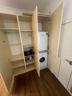 Studio to rent, Hurstwood Rd, London, NW11