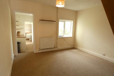 2 bedroom terraced house to rent, Queens Road, Fakenham NR21