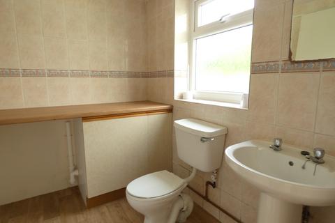 2 bedroom terraced house to rent, Queens Road, Fakenham NR21