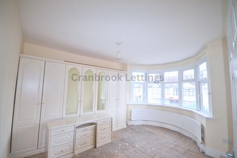 3 bedroom terraced house to rent, Ridgeway Gardens, Redbridge, IG4