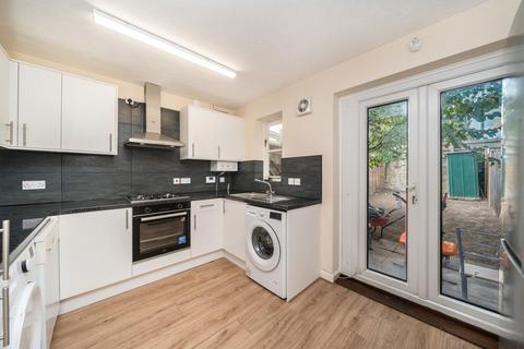 2 bedroom house for sale, Burrow Road, London SE22