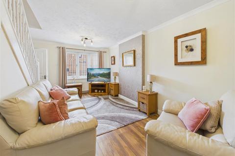 2 bedroom semi-detached house for sale, Fuchsia Drive, Hull