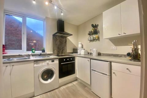 1 bedroom flat to rent, Duke Street, Henley-on-thames, RG9