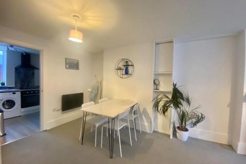 1 bedroom flat to rent, Duke Street, Henley-on-thames, RG9