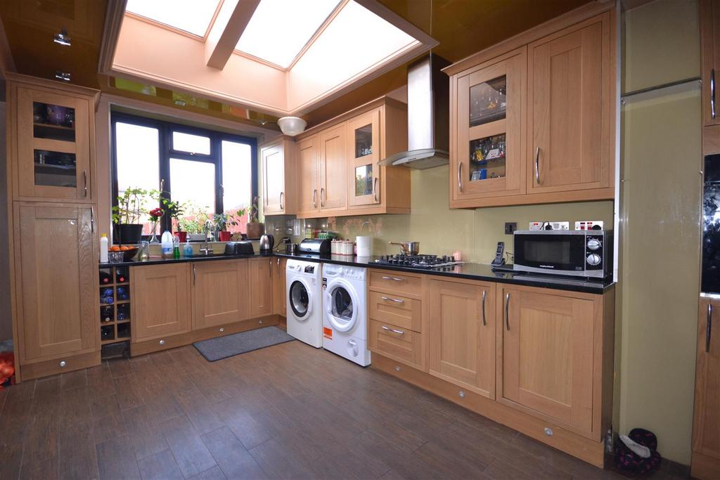 House in Ilford - View 3