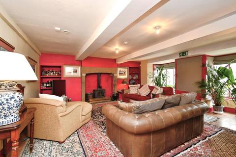 5 bedroom house for sale, Market Place, Middleham, Leyburn