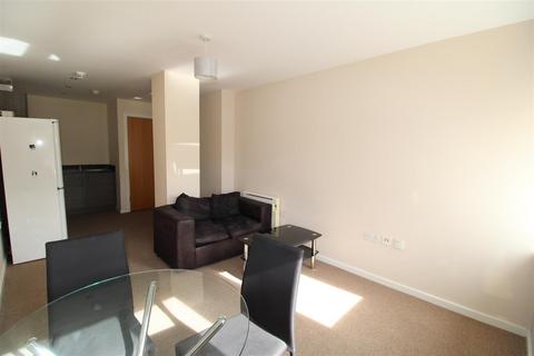 1 bedroom apartment to rent, High Street, Kingswinford