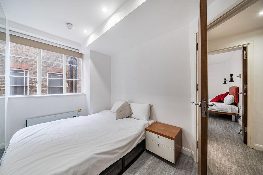 Apartment in London - View 5