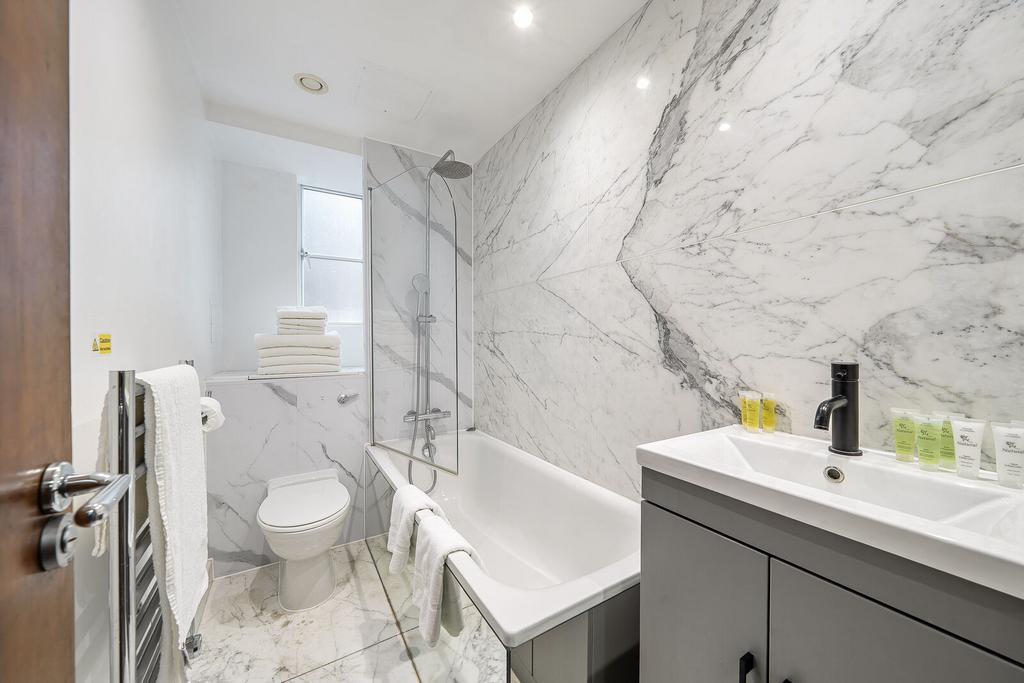 Apartment in London - More