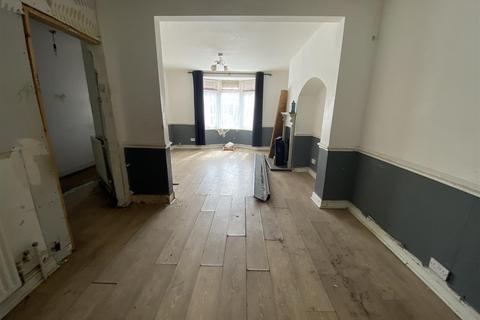 2 bedroom terraced house for sale, Sheppey Road, Dagenham