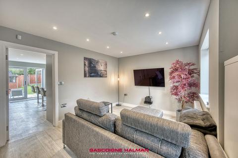 3 bedroom semi-detached house for sale, Bowen Close, Bramhall, SK7